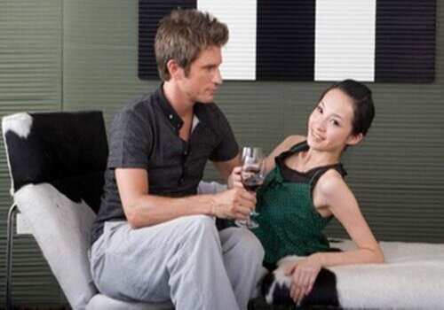 郑州侦探取证：夫妻一方或双方有婚外情离婚财产会怎么分割？